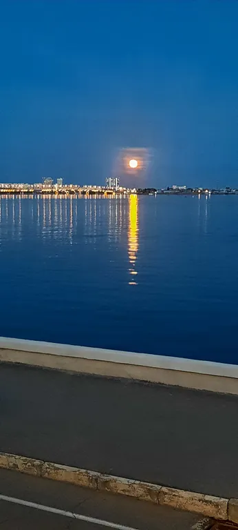 Квартира рядом с набережной с Smart TV и Wi-Fi