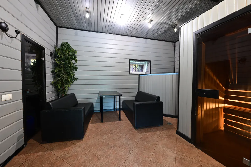 Шикарный коттедж с уютным средневековым интерьером