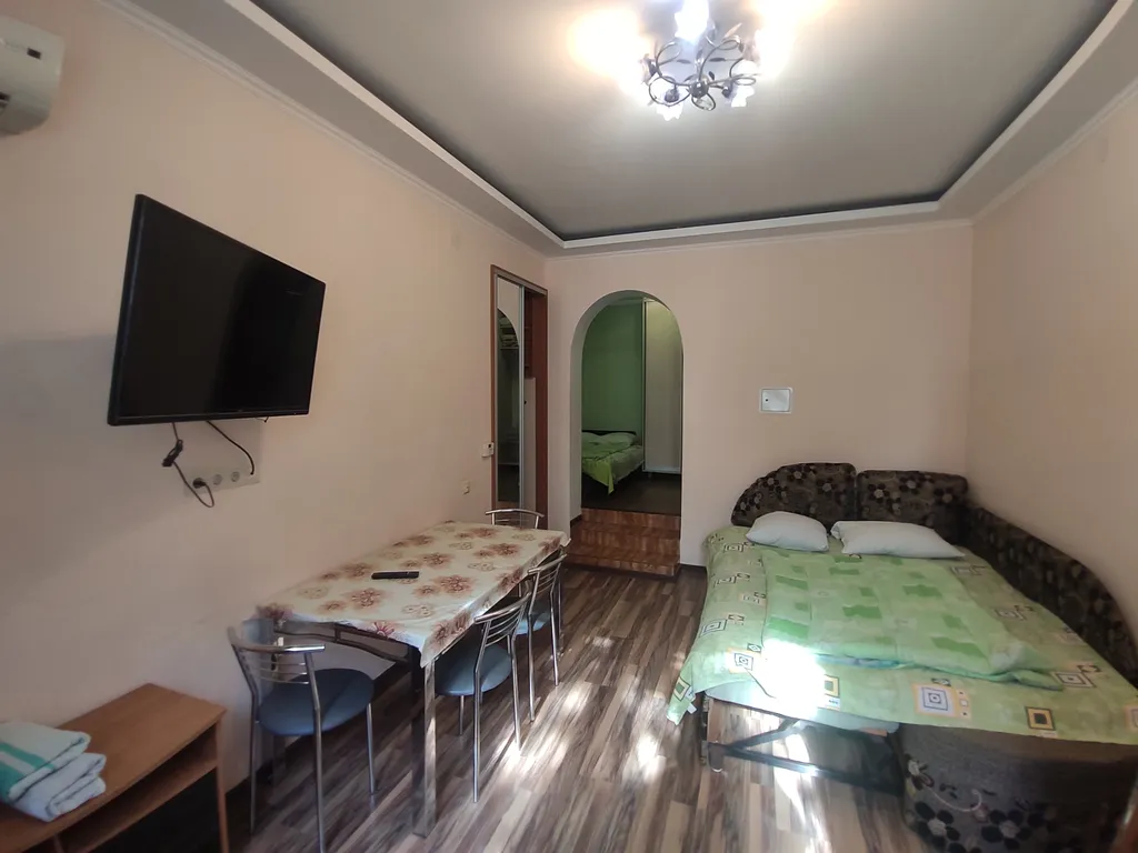 Двухкомнатные апартаменты около набережной Горького