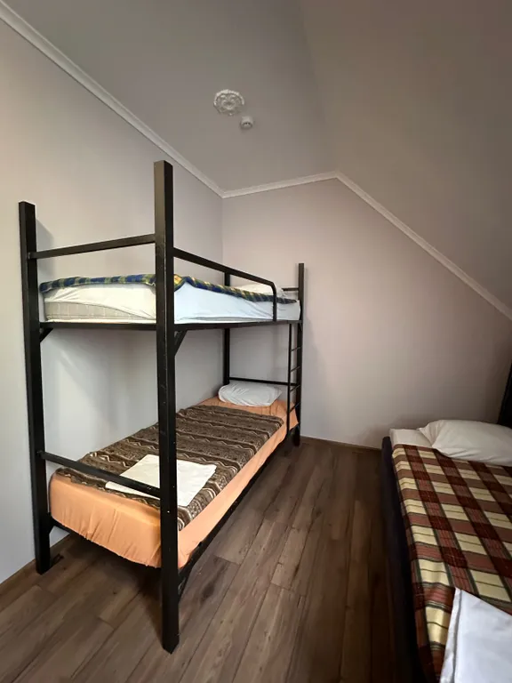 Большой дом с баней, бассейном, мангалом и парковкой