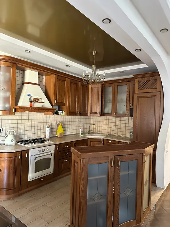 Сдается 3-х этажный дом