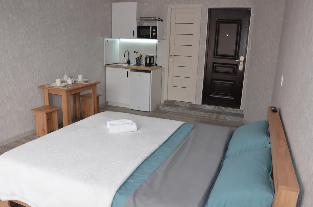 Уютная студия 2, расположенная вблизи аэропорта и ЖД вокзала