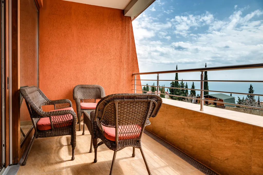 Две спальни и гостиная, вид на море