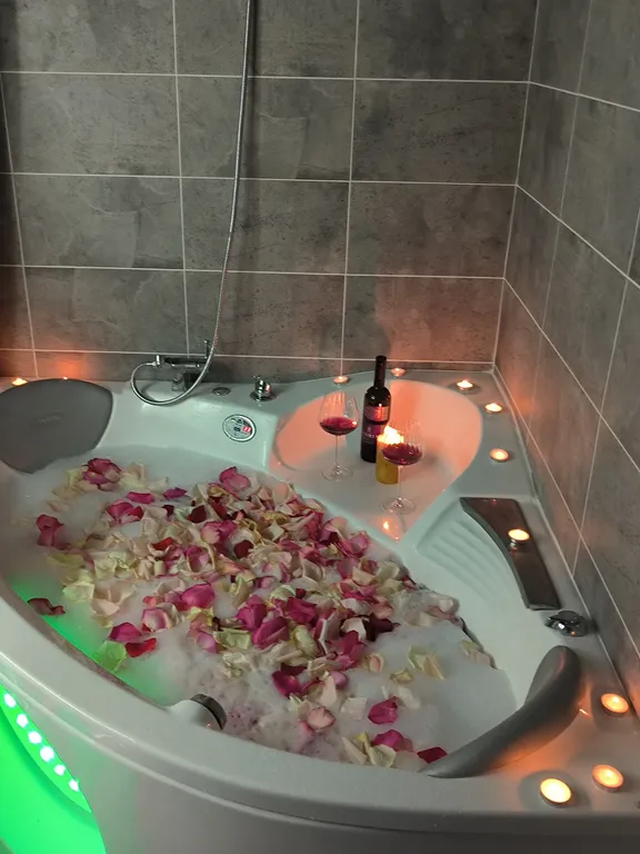 Уютная квартира с сауной и джакузи