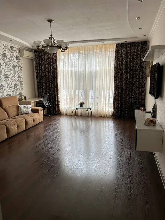 Уютный Коттедж возле парка Победы,свой двор и мангал.