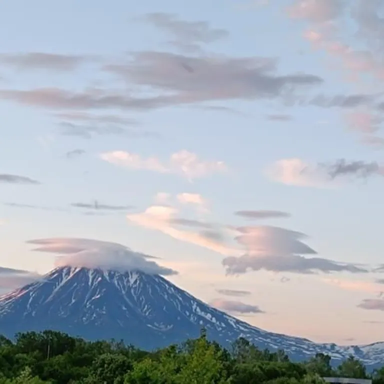 Дома для отдыха "Ипиней" С видами на домашние вулканы, город и Бухту