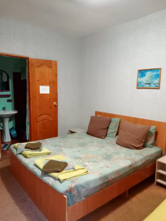 Трехместный Стандарт на 1 этаже с собственным балкончиком и входом