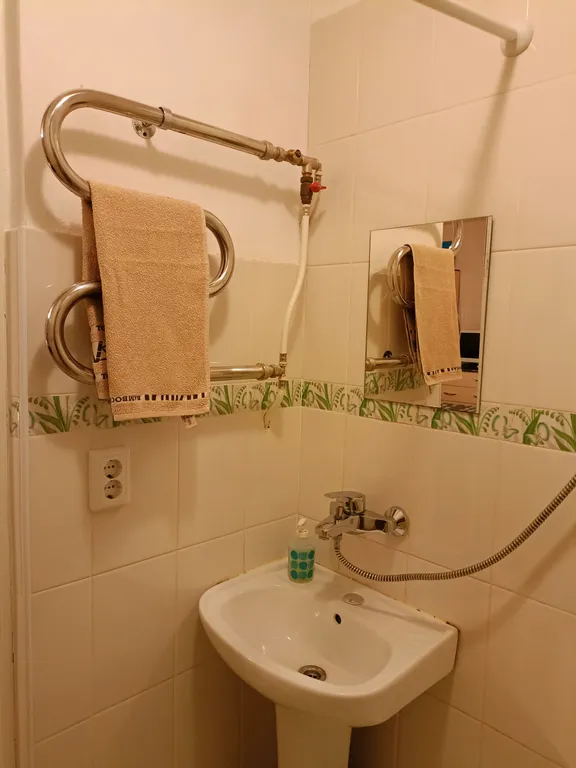 Студия с видом на сквер