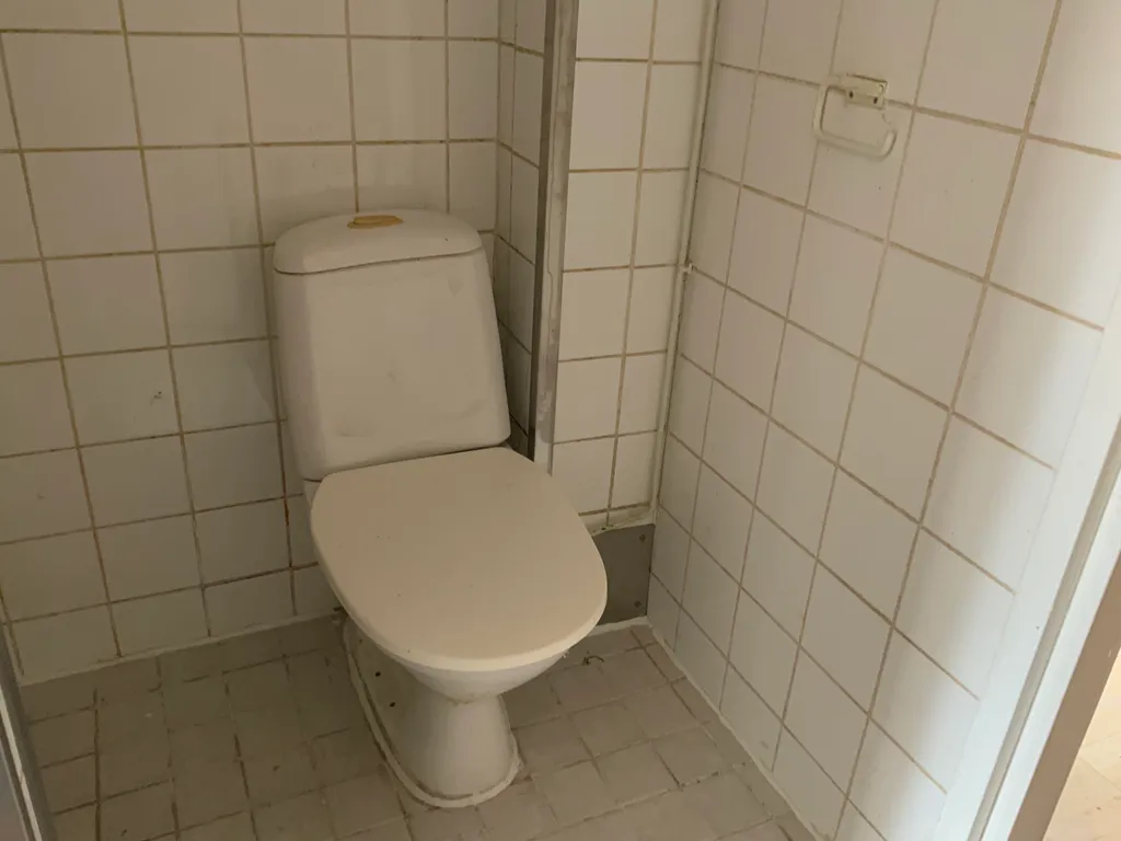 Уютный дом с камином рядом с центром