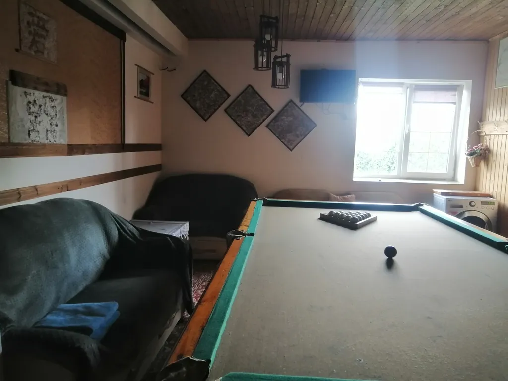 Дом с баней, бильярдом и бассейном