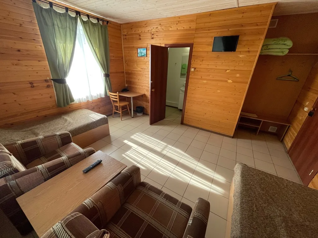 Гостевой дом для большой компании на берегу озера