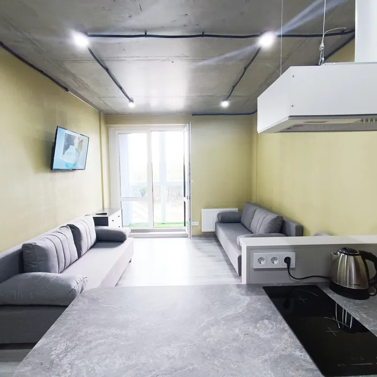 Новая студия в Минск-Мир с самозаселением возле метро