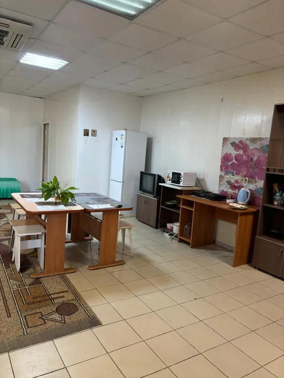 Дом в центре с бесплатной парковкой и охраняемой территорией