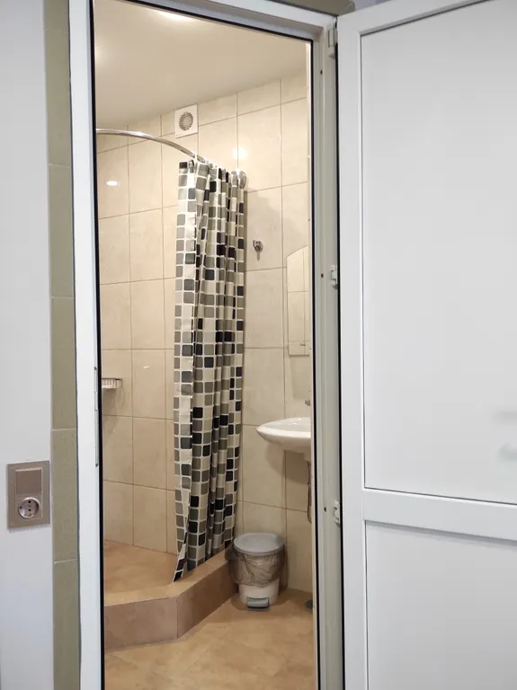 Квартира Luxe-евродвушка - в частном подворье, до 6-ти мест