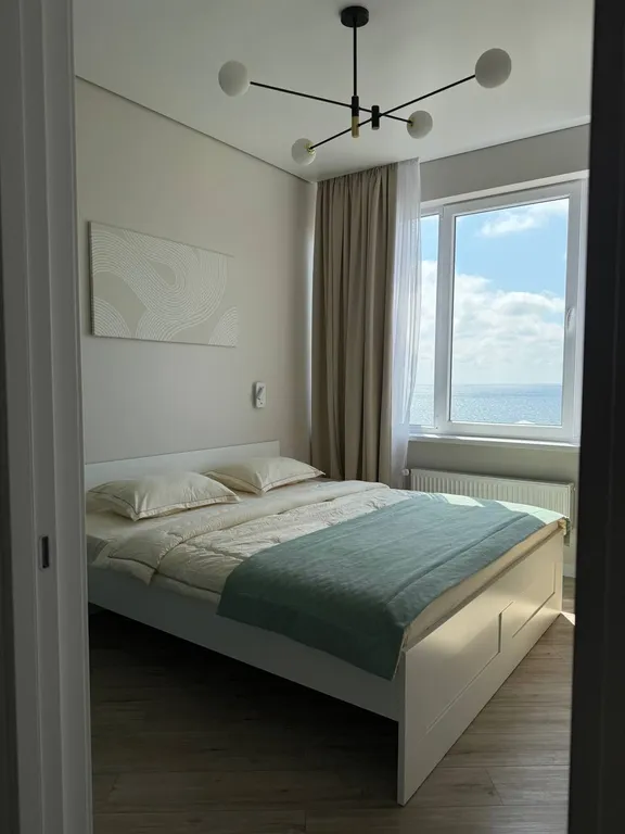 Роскошный двухкомнатный апартамент с видом на море в комплексе Атлас