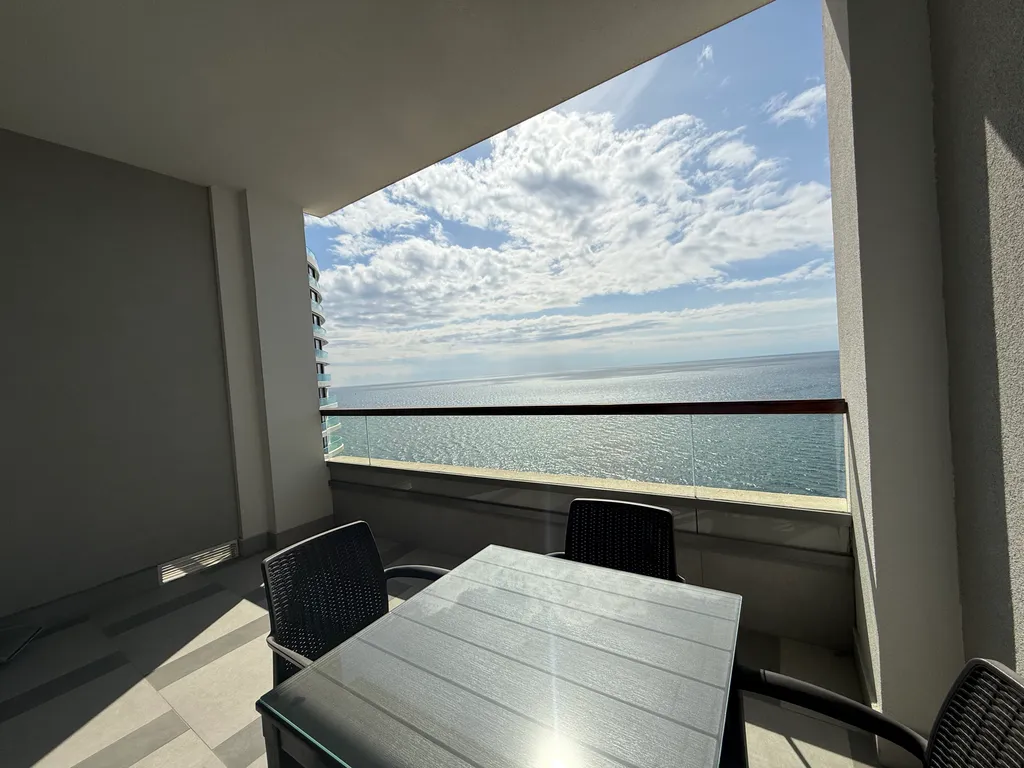 Апартамент в центре с видом на море