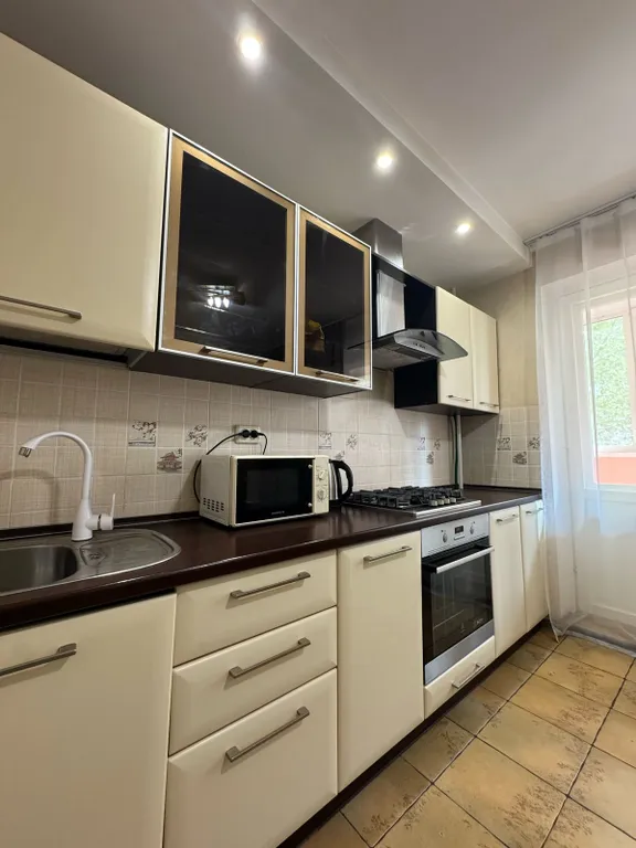 Уютная двухкомнатная квартира рядом с Аквапарком и Детской больницей — аренда посуточно в Оренбург