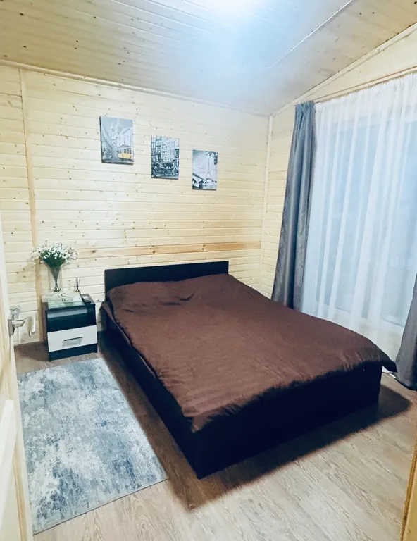 Дом с верандой с баней на участке 10 соток