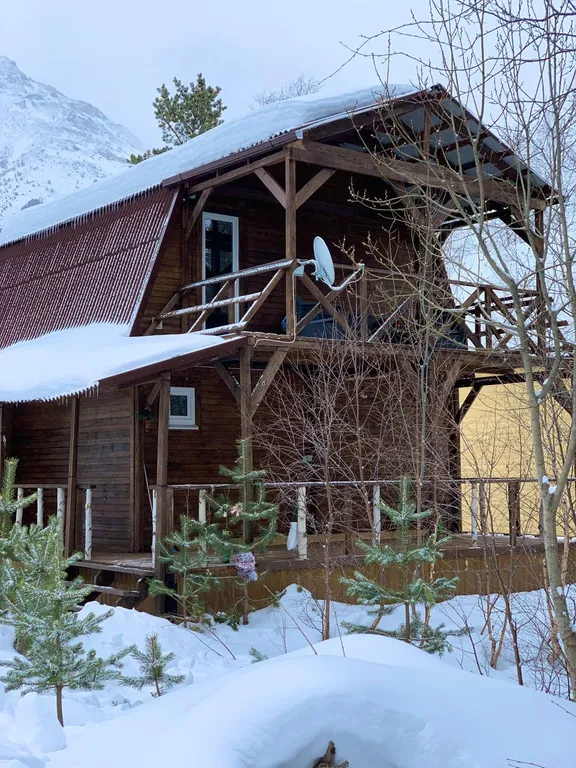 Уютный коттеджный домик в сосновом бору с прекрасными видами на горы