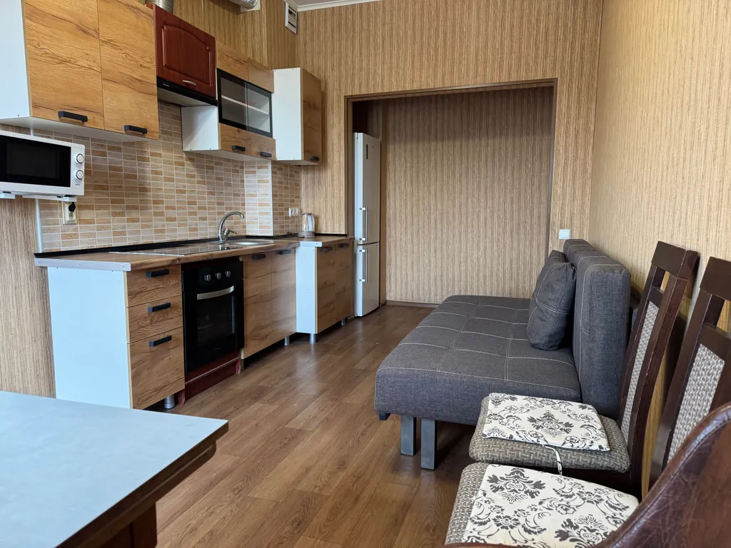 Уютная современная квартира, в тихом районе города