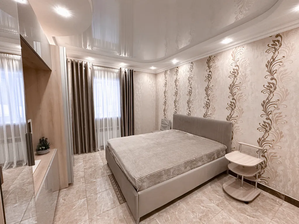 Дом с бассейном и баней в Самаре