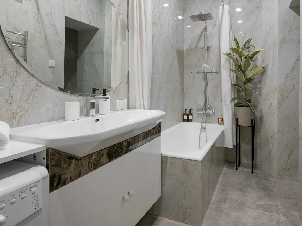 Просторная квартира у Патриарших с проектором