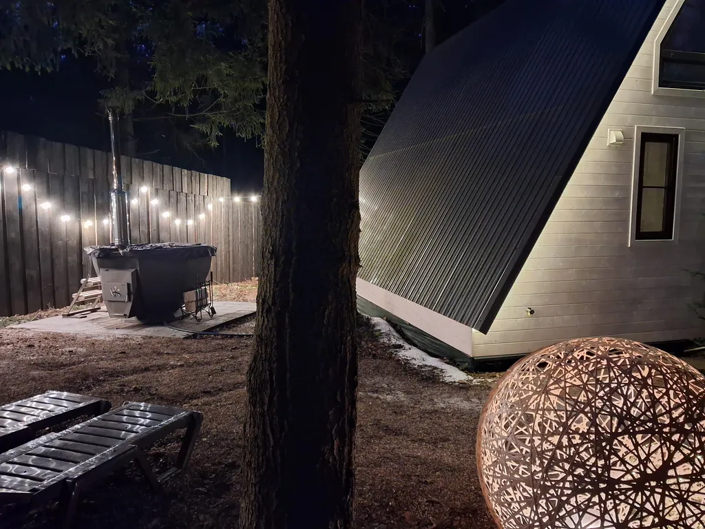 Дом Hamster в хвойном лесу у Большой воды