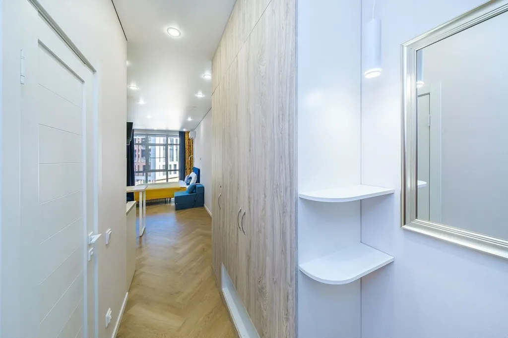 Дизайнерская светлая студия для 3 человек