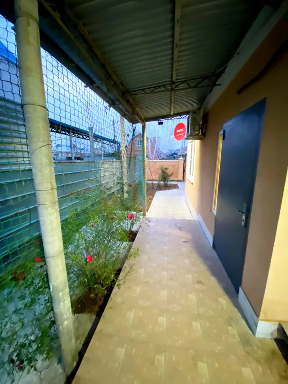 Большой двухэтажный дом