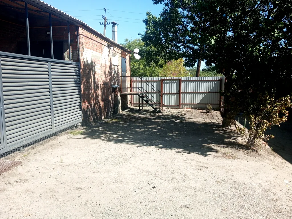 Уютный дом с парковкой