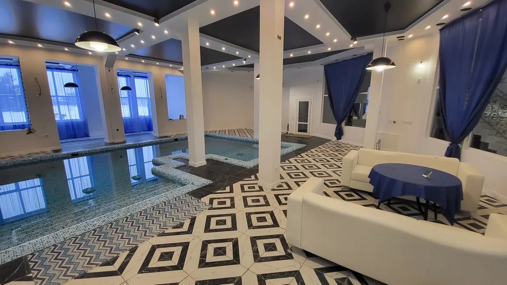 Коттедж Огромный коттедж с бассейном и баней — Богородск