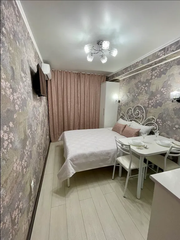 Квартира Уютная комната-студия в центре — аренда посуточно в Бишкек