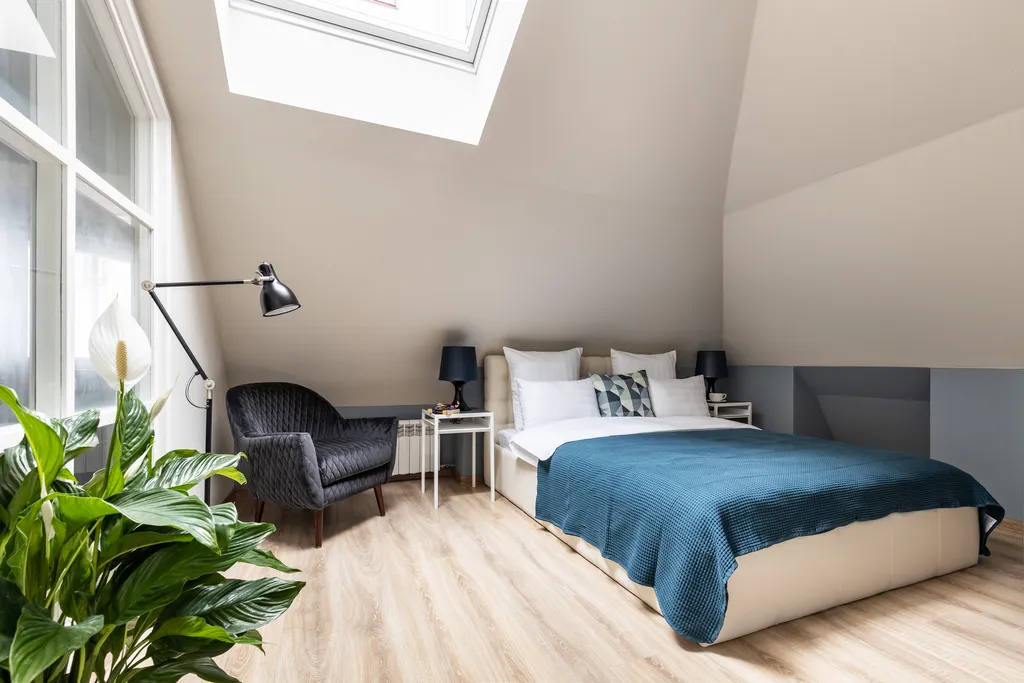 Атриум с распашной лестницей