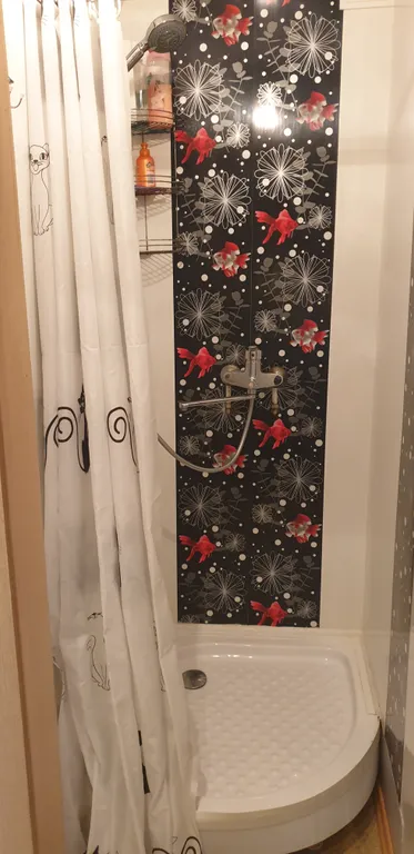 Уютная бюджетная двухкомнатная квартира в двухэтажном деревянном доме