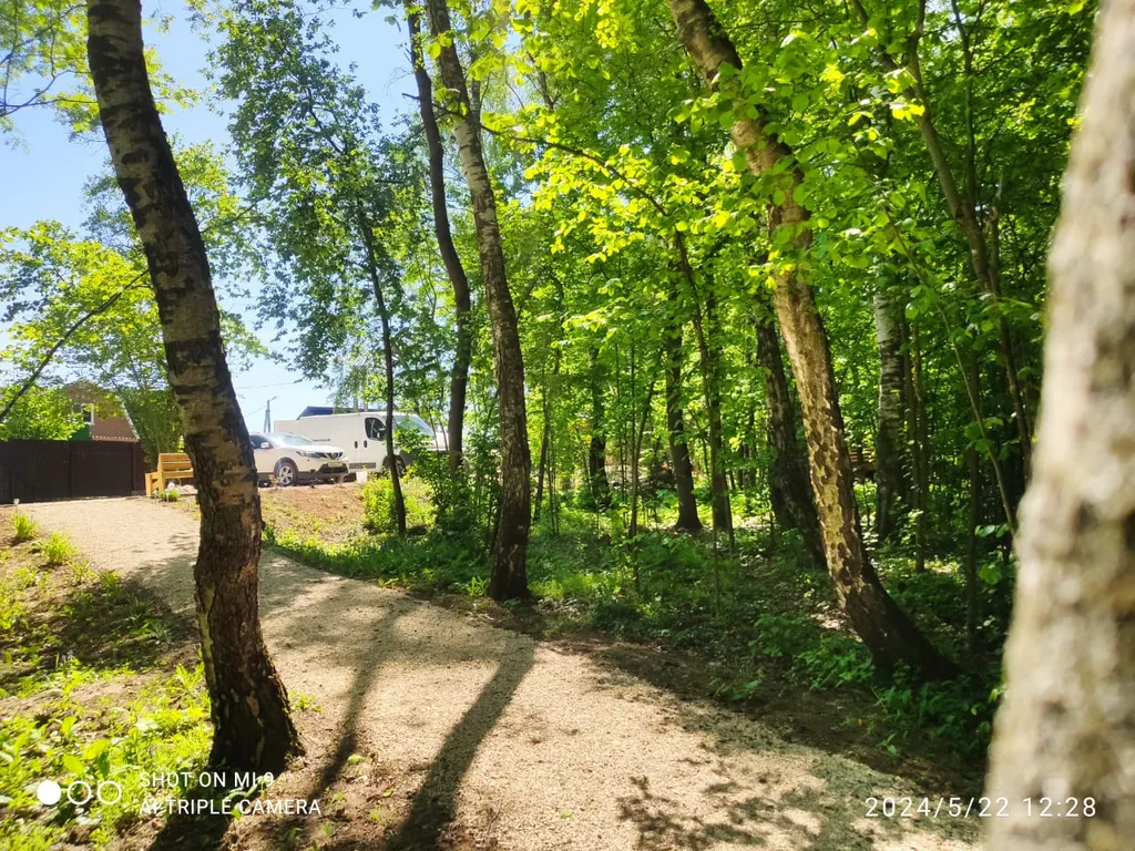 Новый стильный дом, большая лесная территория, недалеко от пруда с пляжем