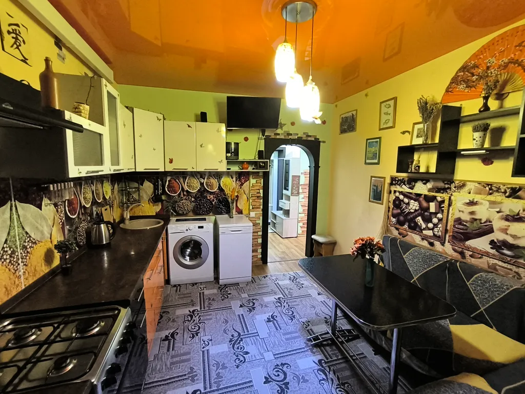 Ареал-однушка возле аэропорта с видом на весь город