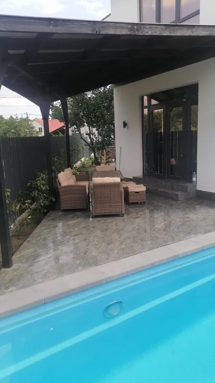 Коттедж Уютный дом с бассейном — Барановка