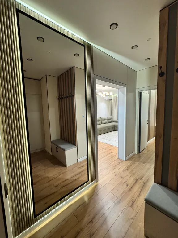 Новая квартира в центре города с видом на горы