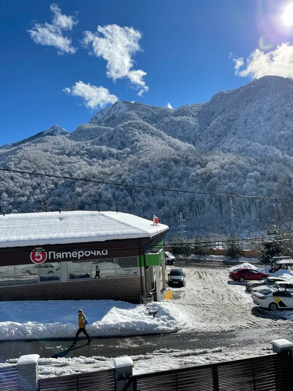 Уютная двухуровневая квартира с видом на горы