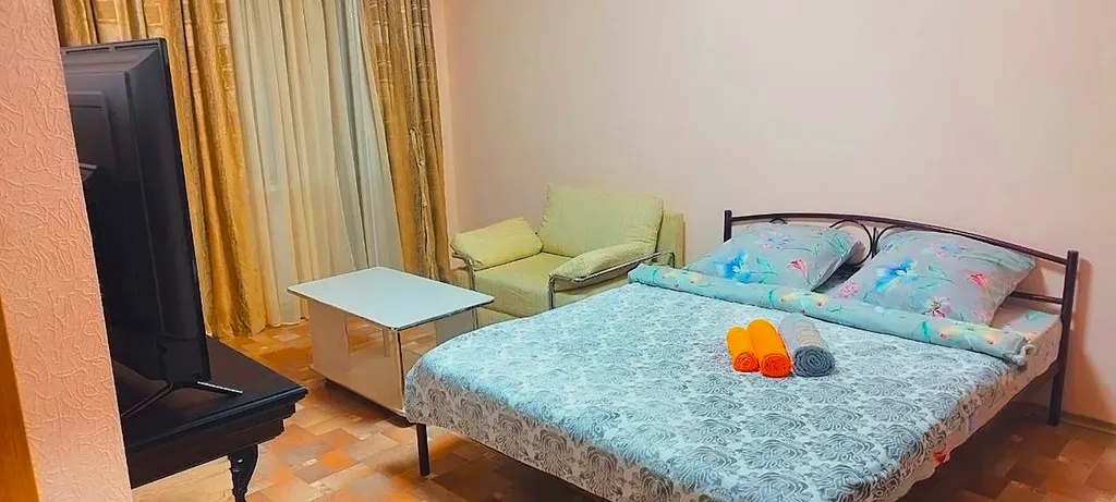 Квартира в центре города с горячей и холодной водой — аренда посуточно в Донецк