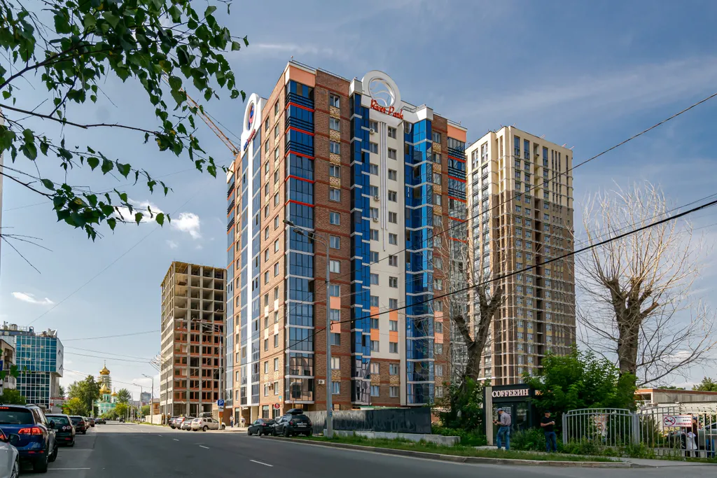 Яркая квартира на набережной