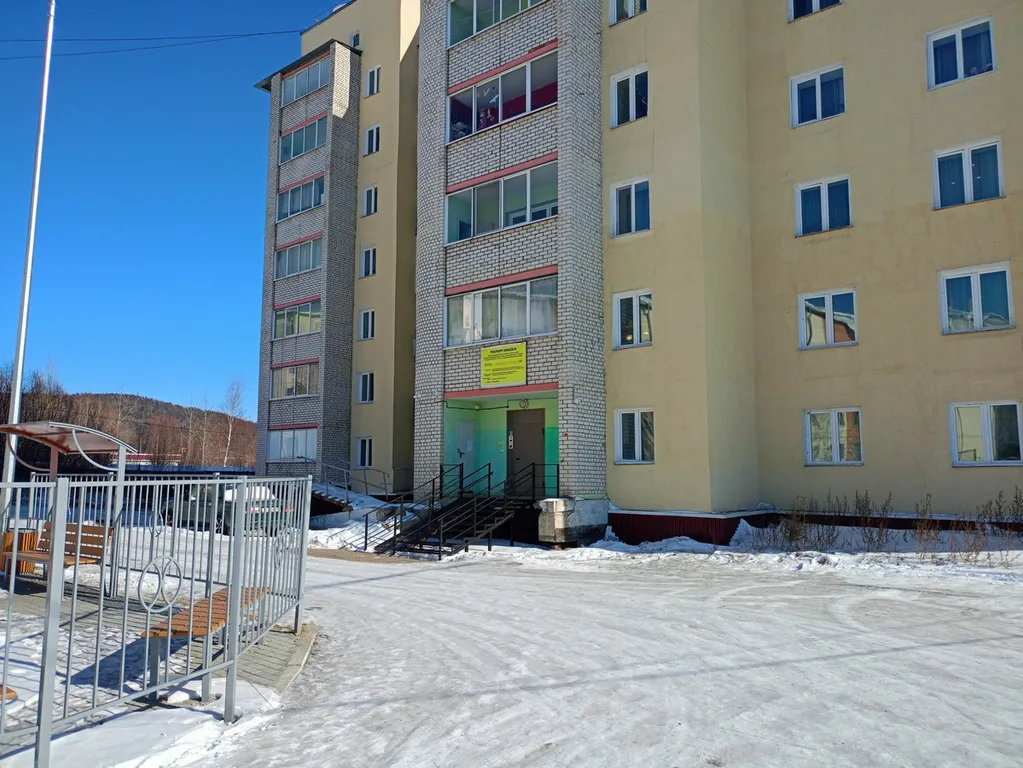 Квартира рядом с БАМиЖТ, Светофор и ЖД больницей