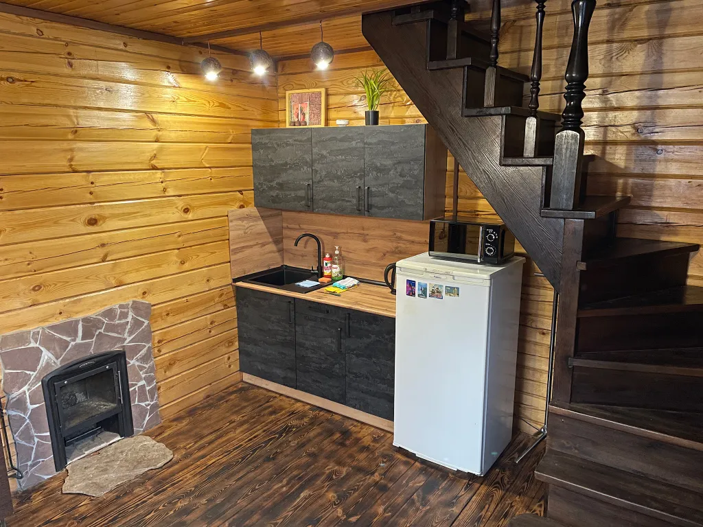 Сказочный дом в лесу