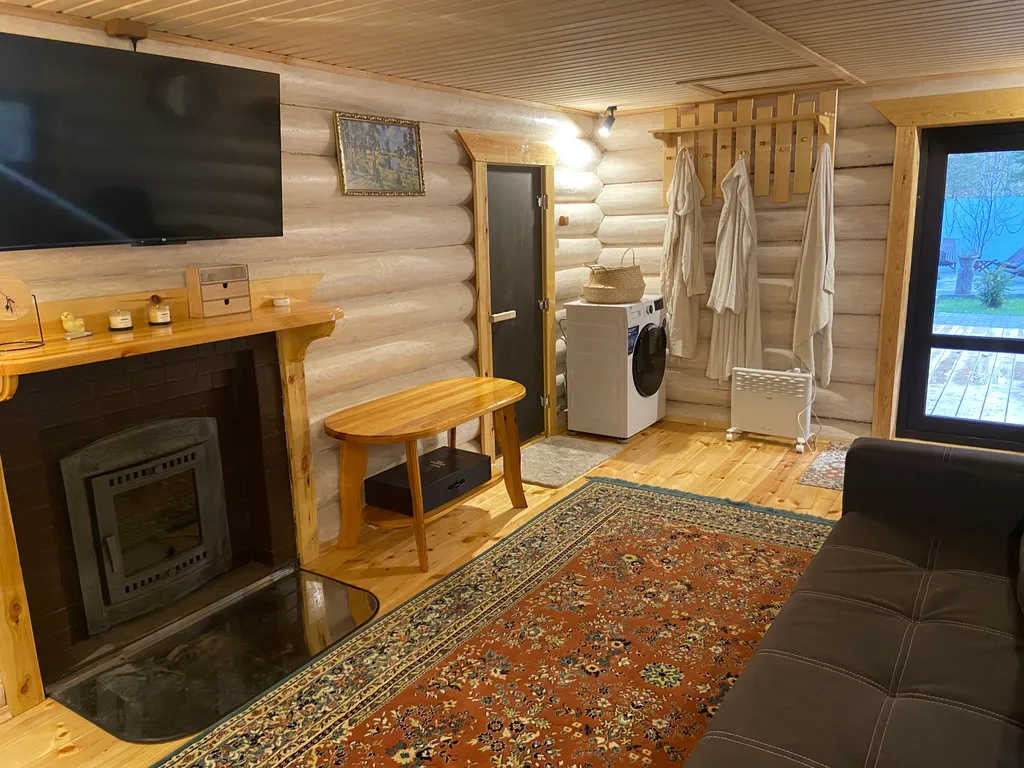 Сказочный дом в лесу