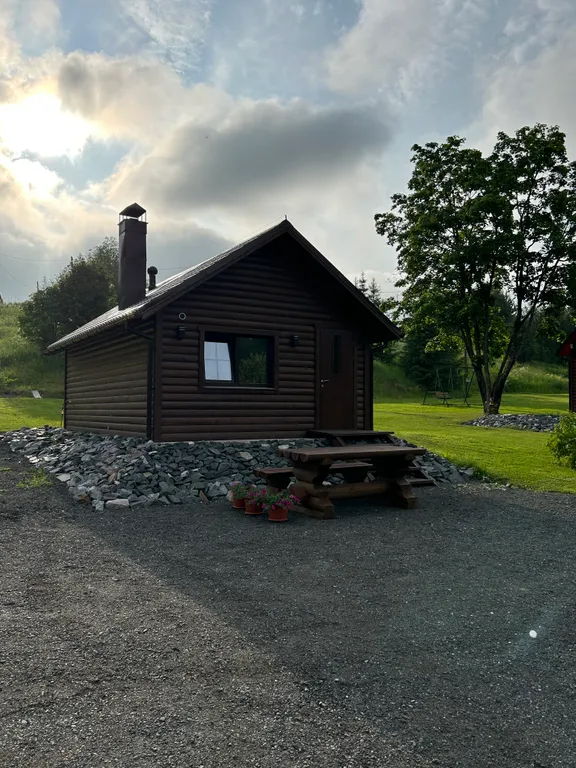 Дом на берегу реки