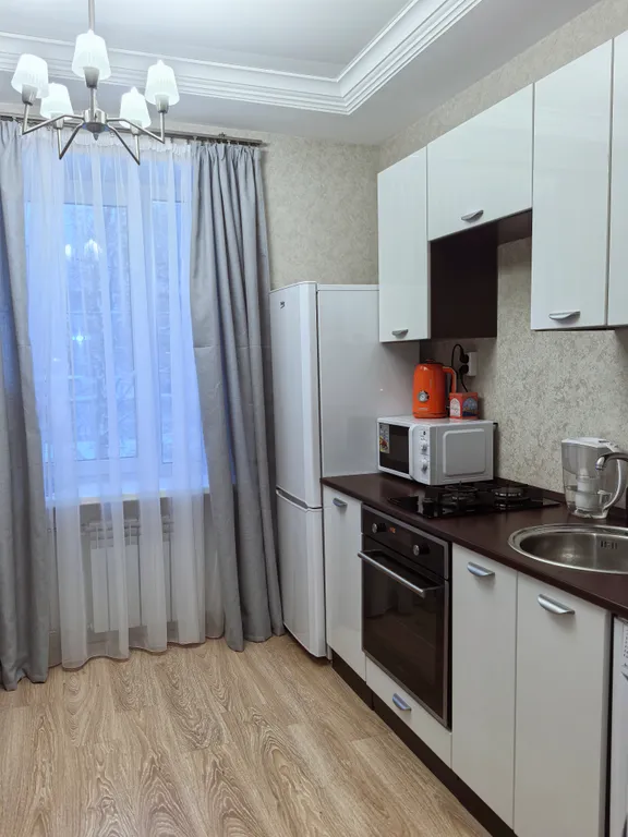 Просторная теплая квартира в центре с дизайнерским ремонтом