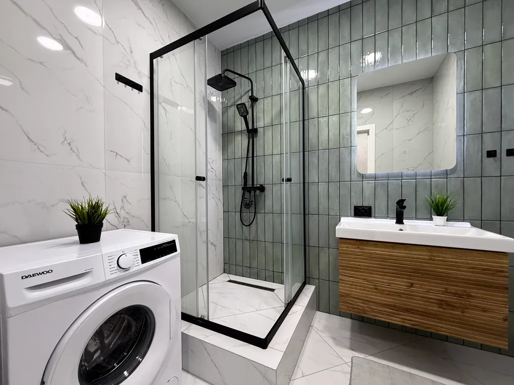 3-комнатная в центре (Риацентр, ТЦ "Восход", театр МузКомедии)