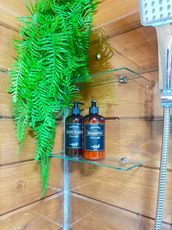 Дом с баней и горячей купелью на дровах