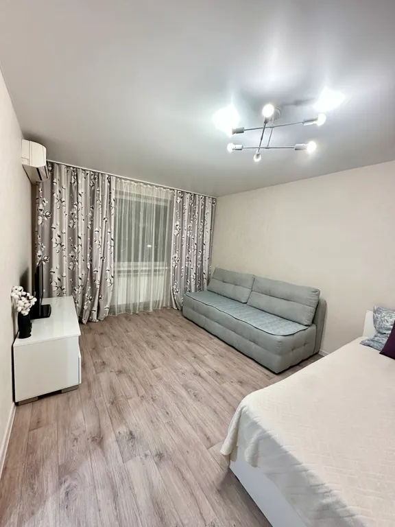 Однокомнатная квартира в центре с видом на Волгу