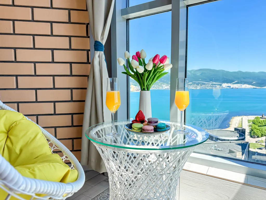 Уютная квартира-студия с потрясающим видом на море и город  в центре — аренда посуточно в Новороссийск